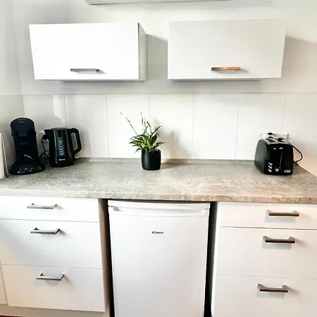 Zentrales Bis 4 Personen Mit Kueche Und Wohnzimmer - 54m² アパート